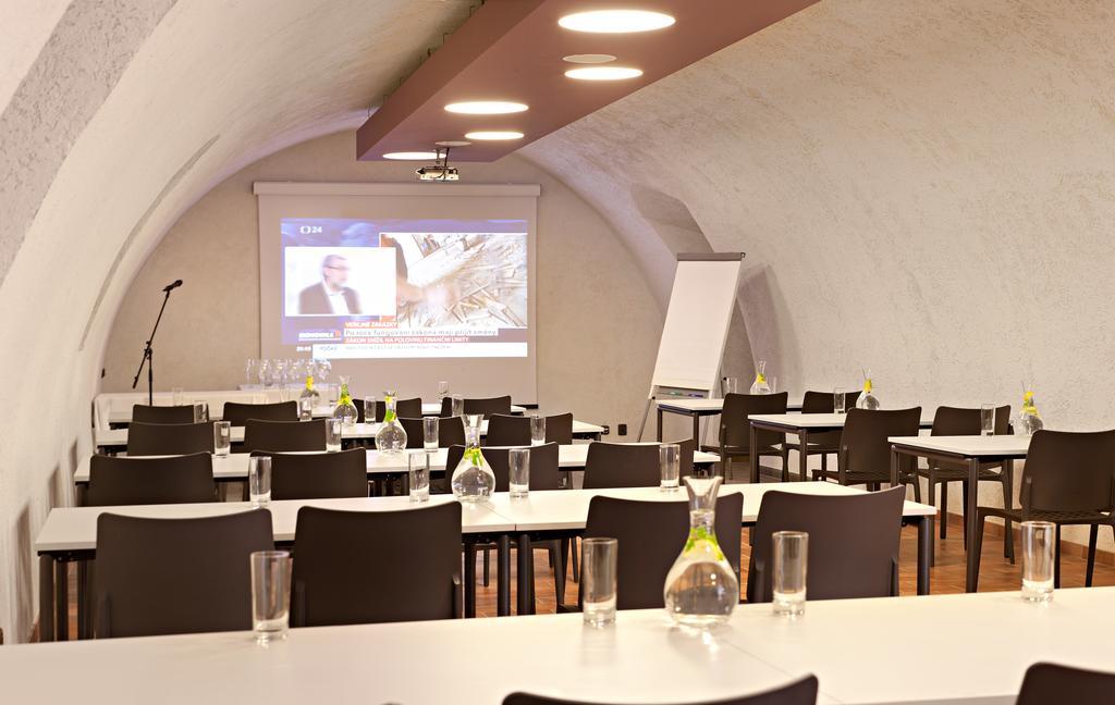 Hotel Pod Zamkem Boskovice Bagian luar foto