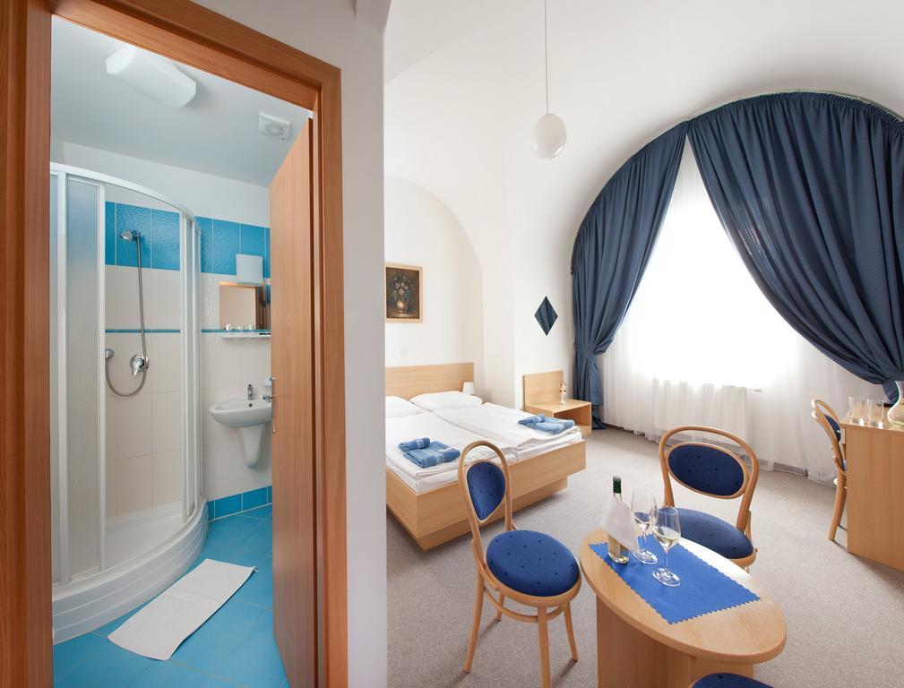 Hotel Pod Zamkem Boskovice Bagian luar foto